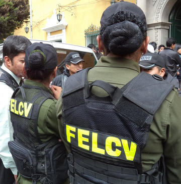 Hombre denuncia a su mujer por agresión