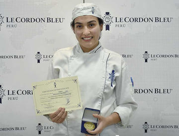 Potosina gana un torneo de cocina