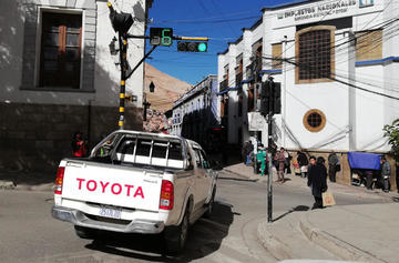 Alcaldía repondrá la luz amarilla a los semáforos de las calles