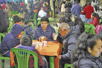 Las familias se dieron cita anoche.