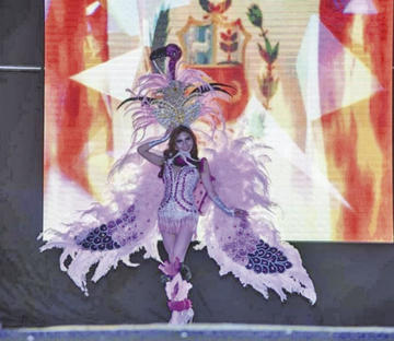 El traje fue inspirado en el flamenco rosado de la Laguna Colorada.