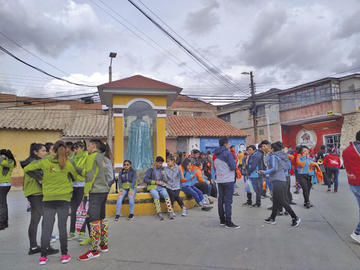 Bailarines esperando su turno.