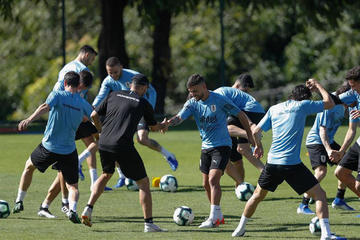 Uruguay pone en juego ante Japón su etiqueta de favorita para la Copa América