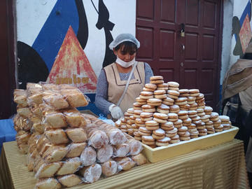 Los "rombitos" (derecha) se suman a la oferta de las sopaipillas.