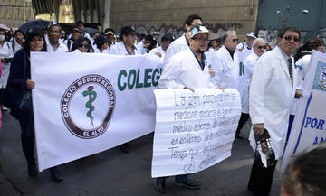 Los galenos dieron un plazo hasta el lunes 8 de julio para que atiendan sus demandas.