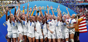 La selección estadounidense celebra su cuarto título Mundial.