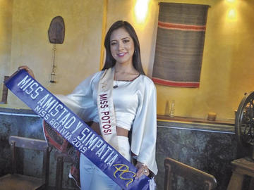 La Miss Potosí, Pamela Caviedes, fue elegida Miss Simpatía.