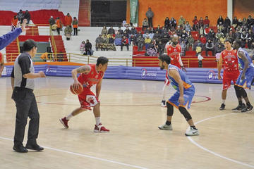 En el partido de ida, el plantel de la Vieja Casona venció por 83 a 79.
