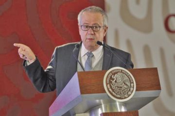 México: Renuncia ministro de Hacienda