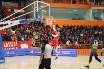 Pichincha mantiene su invicto  y avanza