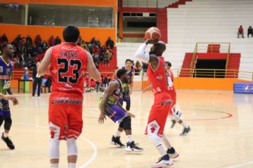 Pichincha mantiene su invicto  y avanza