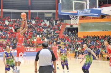 Pichincha mantiene su invicto  y avanza