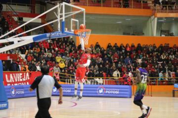 Pichincha mantiene su invicto  y avanza