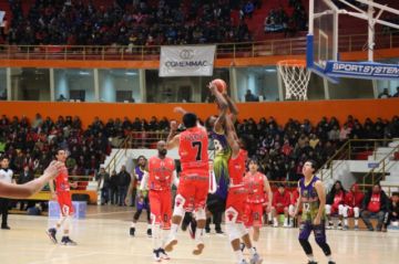 Pichincha mantiene su invicto  y avanza