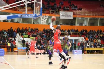 Pichincha mantiene su invicto  y avanza