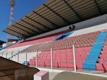 Tribunas vacías.
