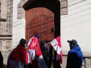 Grupos de control obligaron a los bancos a cerrar sus puertas.