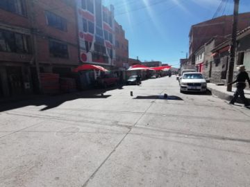 El vehículo recorre las calles de la Villa Imperial.