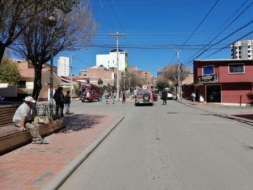 El vehículo recorre las calles de la Villa Imperial.