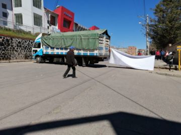 El vehículo recorre las calles de la Villa Imperial.