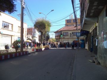 La calle Cochabamba sin circulación vehicular.