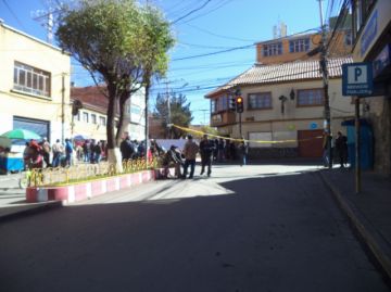Hay hay bloqueo en la calle Cochabamba.