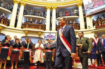 Vizcarra defiende adelanto de elecciones