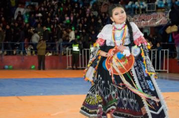 Las candidatas en la pasarela.