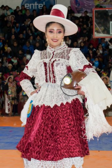 Las candidatas en la pasarela.