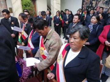 Concejales en la ceremonia inter religiosa.