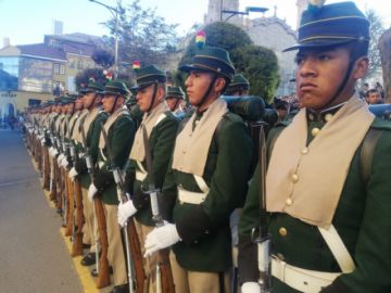 Soldados del Regimiento Pérez III de Infantería.
