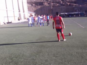 Los equipos jugaron por la tarde.