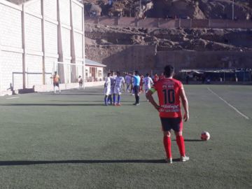 Los equipos jugaron por la tarde.