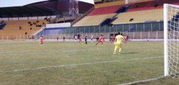 El partido arrancó tarde.
