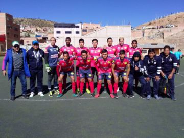 Los equipos jugaron por la tarde.