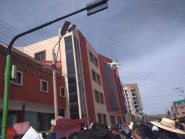 Un dron sobrevuela la marcha