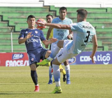 Aurora consiguió un empate heroico