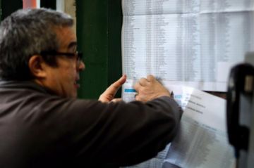 Los argentinos acuden a las urnas.
