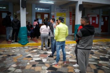 Hubo filas en los colegios electorales.