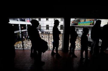 Hubo filas en los colegios electorales.