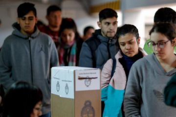 Escenas de la votación.