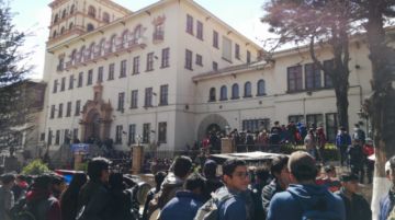 Había presencia policial y de universitarios.