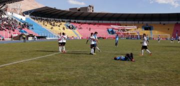 El festejo de los locales.