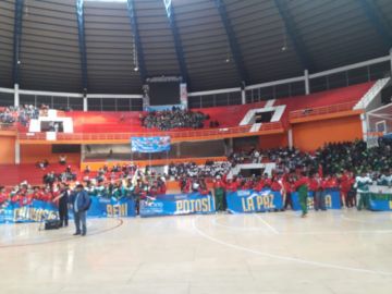 La premiación contó con la presencia de las delegaciones.
