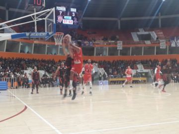 Escenas del partido.