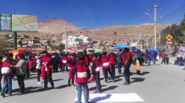 La fiesta ya se vive en la avenida Tinkuy.