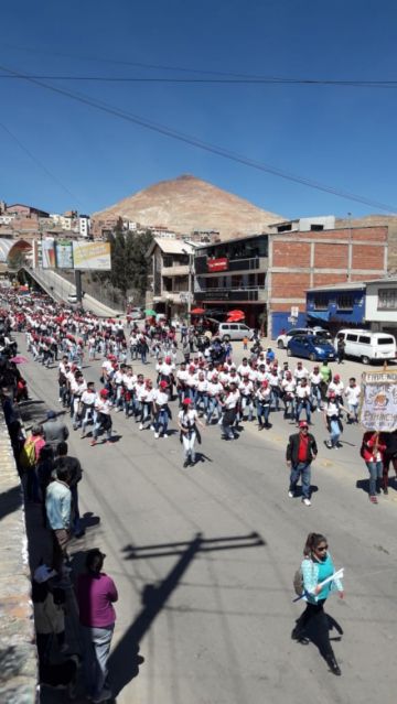 El Pichincha en la avenida Tinkuy.