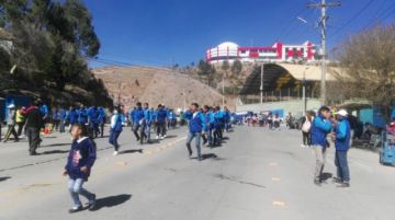 La fiesta ya se vive en la avenida Tinkuy.