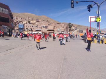 Ya están en la avenida Tinkuy.