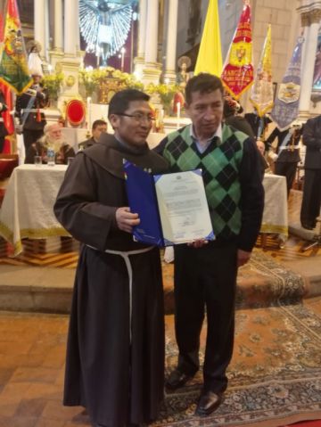 El acto se realizó a los pies del Cristo de la Vera Cruz.